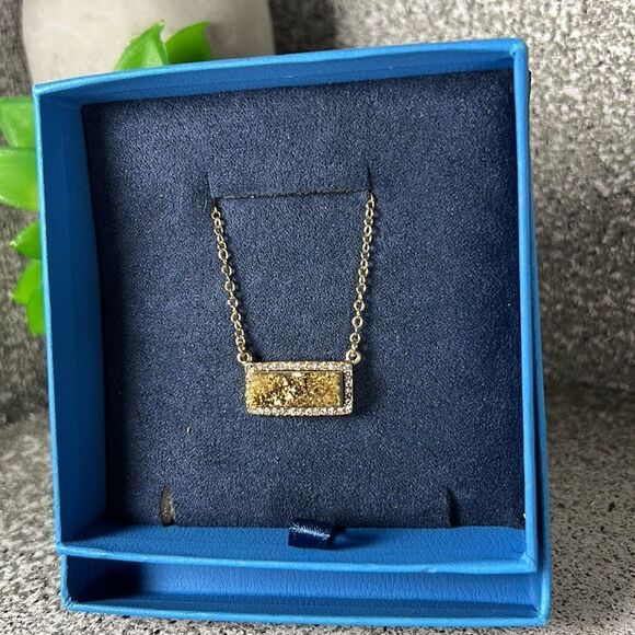 NIB Drusy Quartz Gold Tone 20” Necklace - Picture 3 of 5